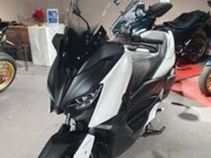 YAMAHA X-MAX 300