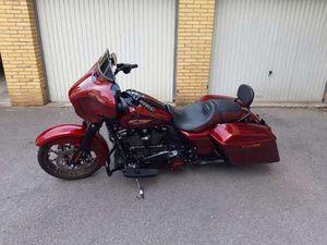 HARLEY-DAVIDSON STREET GLIDE