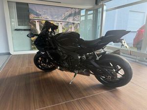 YAMAHA R1 RN65 AKRAPOVIC WROCLAW FABRYCZNA