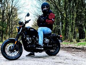 TRAUM CHOPPER: HYOSUNG GV 125 S AQUILA / 2600€ VB