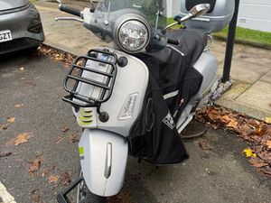 PIAGGIO VESPA GTS 125 SUPERTECH SCOOTER PETROL CVT EURO 5 (14 PS) 125 CC