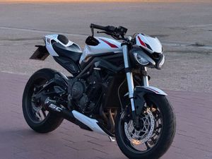 TRIUMPH STREET TRIPLE S 660
