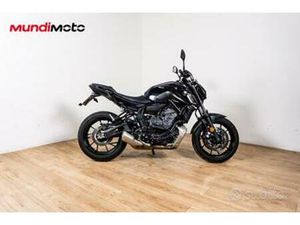 YAMAHA MT 07 - 2023
