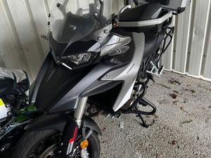 QJ MOTOR 700 ON ROAD POMBAL