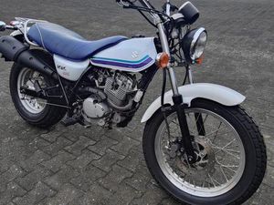 SUZUKI VAN VAN 125 IN WEISS BAUJ. 2014