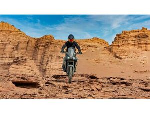 MOTO NEUVE: KOVE 800X