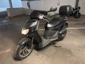 APRILIA SPORTCITY 125ER MIT TOPCASE