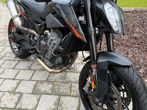 KTM 890 DUKE - SEHR GUTER ZUSTAND, FRISCH GEWARTET