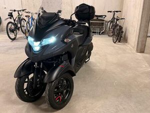 YAMAHA TRICITY 300 SPACEGREY/ 2200 KM/ MIT TOPCASE/ TOP ZUSTAND