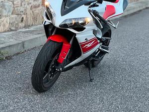 YAMAHA YZF R1 RN19 2009