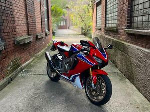 HONDA CBR 1000 RR SP2