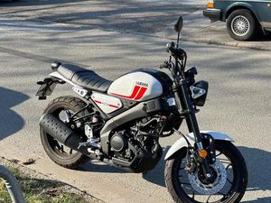 YAMAHA XSR125