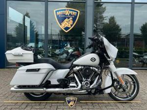 HARLEY-DAVIDSON STREET GLIDE SPECIAL FLHXS (BJ 2017) — MOTOREN | HARLEY-DAVIDSON — MARKTPLAATS