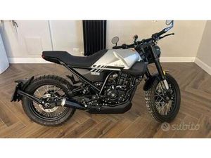 MOTO BRIXTON CROSSFIRE 125 - 2023