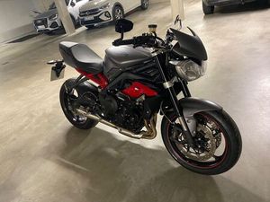 TRIUMPH STREET TRIPLE 675 R