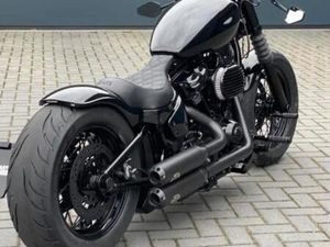HARLEY-DAVIDSON SOFTAIL STREET BOB 114 DARK CUSTOMS UMBAU
