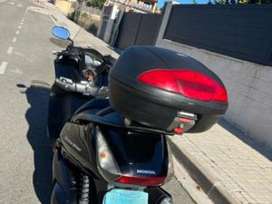 HONDA - SILVER WING 400 CC NEGRO