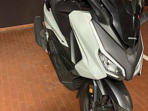 SVENDITA MOTOVEICOLO(SCOOTER HONDA FORZA 125 4 TEMPI) CANTON TESSIN -