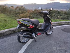 APRILIA SR 50 REPLICA BIAGGI CHESTERFIELD 1995