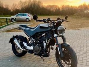 HUSQVARNA SVARTPILEN 125 MY 2021