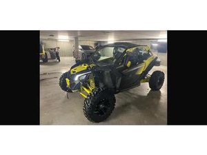NEUWERTIGE 2100 KM CAN AM MAVERICK X3