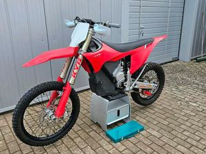 STARK VARG MX NEUER AKKU GARANTIE TOP ZUSTAND