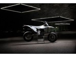 STARK VARG SM MODELL 2025 / SNOW WHITE - AUF LAGER