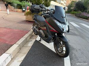 HONDA INTEGRA 750S
