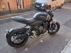 TRIUMPH TRIDENT 660
