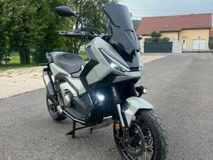 X ADV 2025 700KM TOUTES OPTIONS