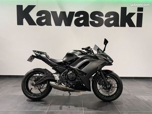 MAGNIFIQUE KAWASAKI NINJA 650 2023 FAIBLE KILOMÉTRAGE GARANTIE 2027