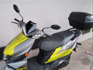 SCOOTER SUZUKI AVENIS ANNÉE 2024