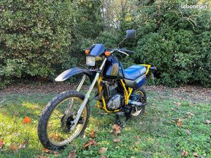 SUZUKI DR 600