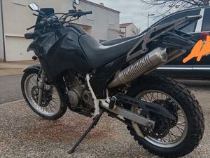 SUZUKI DR BIG 750