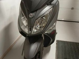 SCOOTER 125 – EXCELLENT ÉTAT – SEULEMENT 6 357 KM