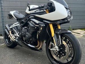 TRIUMPH SPEED TRIPLE 1200 RR