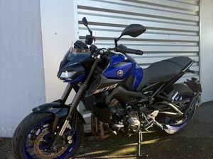 YAMAHA MT-09
