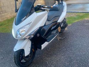 YAMAHA TMAX 2011 – 60 000 KM – TRÈS BON ÉTAT – CT OK