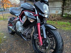 ER6N KAWASAKI EN TRÈS BON ETAT