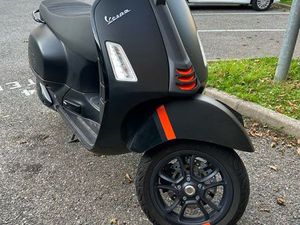 PIAGGIO VESPA 300 GTS SUPERSPORT