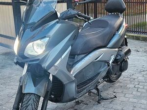 YAMAHA X-MAX 250CM3