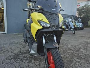 APRILIA SR 125 GT ABS E5 SPORT JAUNE