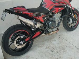 KTM DUKE 790