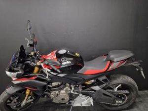 APRILIA TUONO 660 FACTORY 2025 660 CM3 | MOTO ROADSTER | 1 996 KM | NOIR | 33700 MERIGNAC