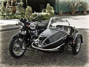 TRIUMPH BONNEVILLE T100 SIDECAR 4 POSTI NERO