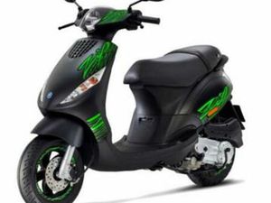 PIAGGO ZIP MAT ZWART SPECIAL EDITION 0KM NIEUW — SCOOTERS | PIAGGIO — MARKTPLAATS