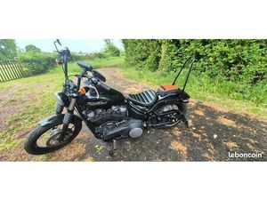 SUPERBE HARLEY DAVIDSON STREET BOB À SAISIR CONTRÔLE TECHNIQUE OK