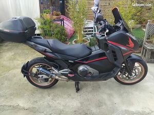 SCOOTER HONDA 750 INTEGRA S