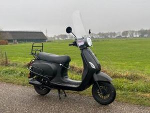 NETTE LA SOURIS SCOOTER (GEEL KENTEKEN) — SCOOTERS | SYM — MARKTPLAATS