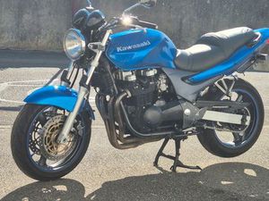 KAWASAKI Z750 ANNÉE 2000 BRIDÉ